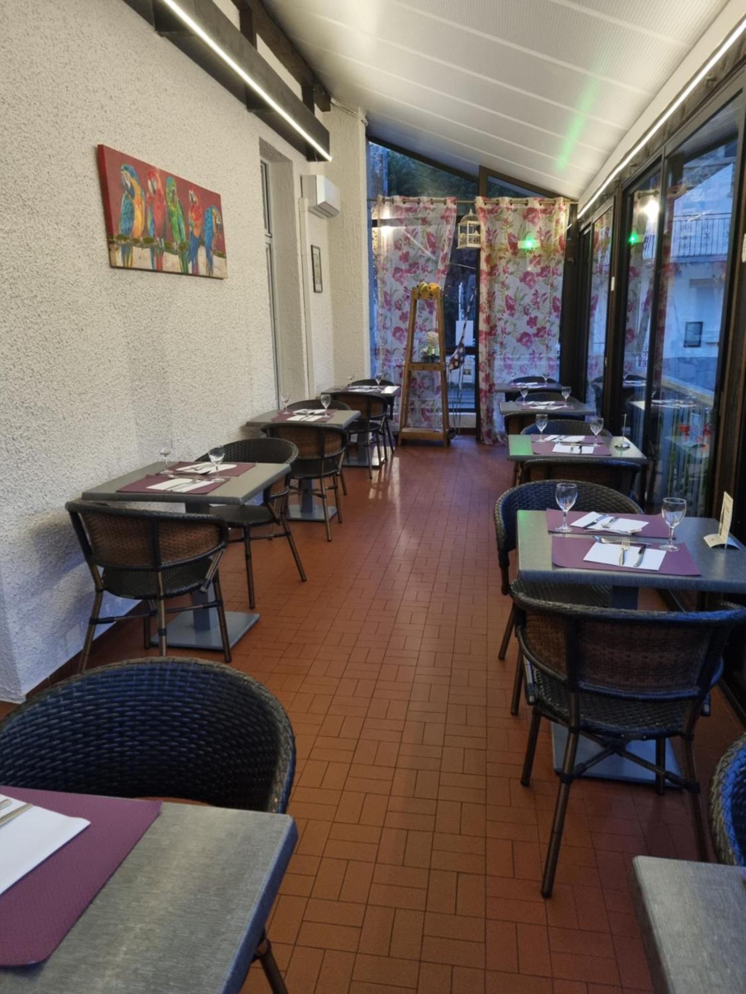 Logis Hotel Restaurant Les Carillons Cransac Luaran gambar
