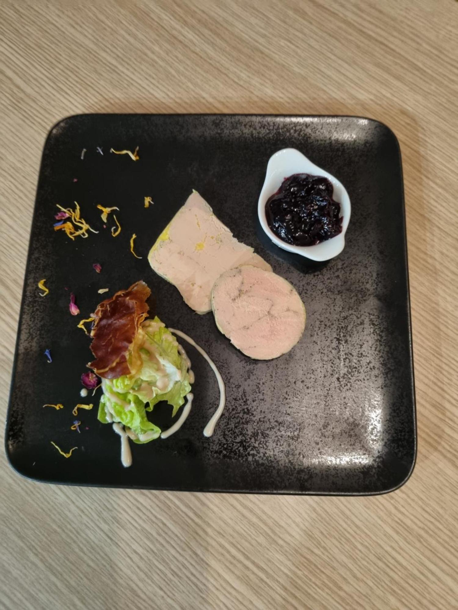 Logis Hotel Restaurant Les Carillons Cransac Luaran gambar