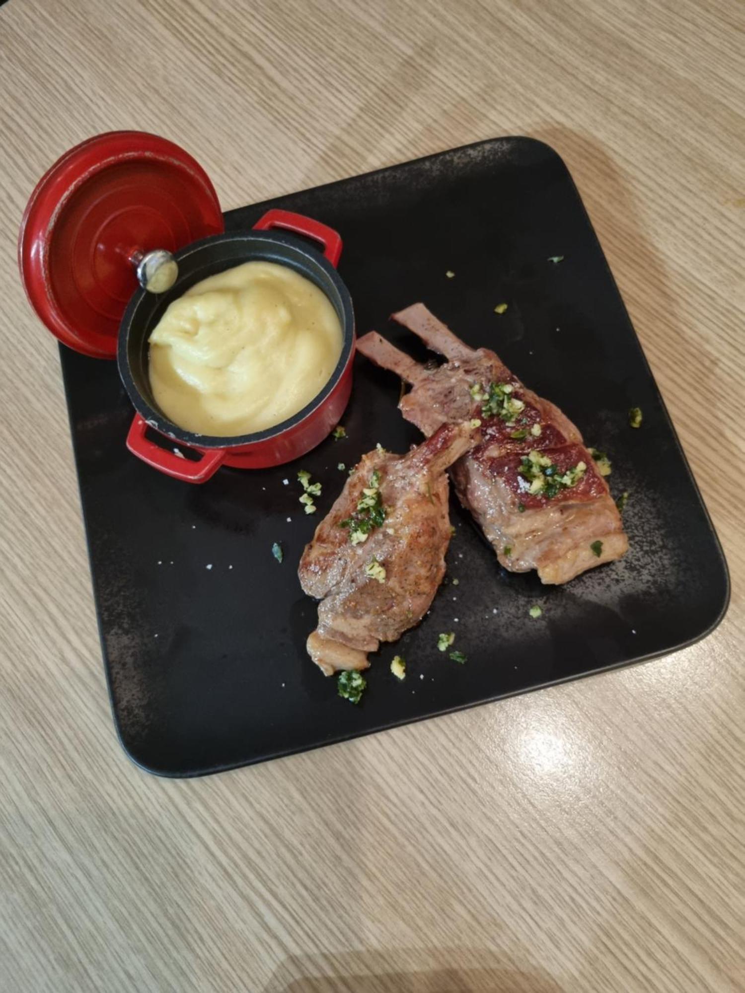Logis Hotel Restaurant Les Carillons Cransac Luaran gambar