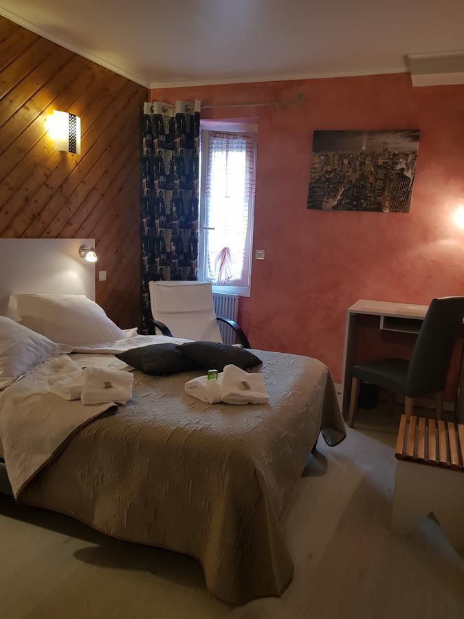 Logis Hotel Restaurant Les Carillons Cransac Luaran gambar
