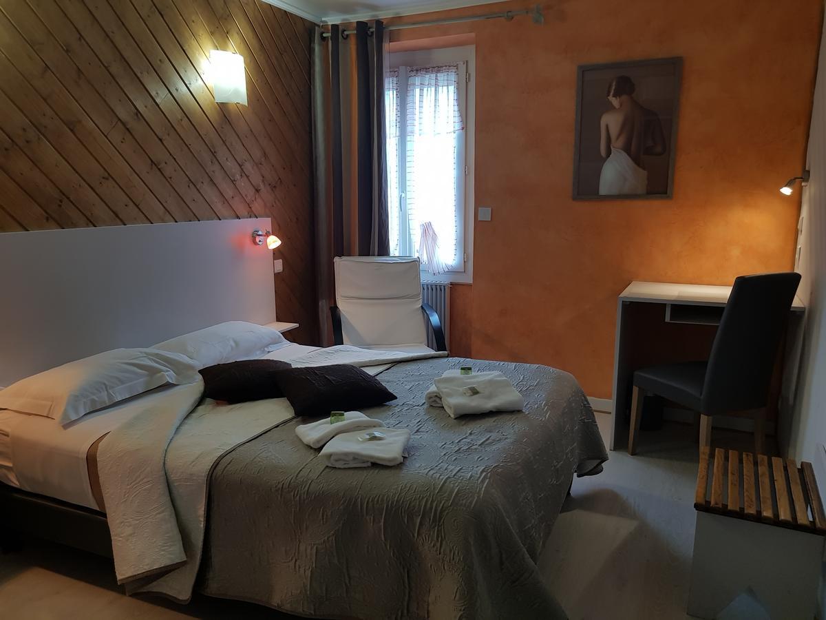 Logis Hotel Restaurant Les Carillons Cransac Luaran gambar