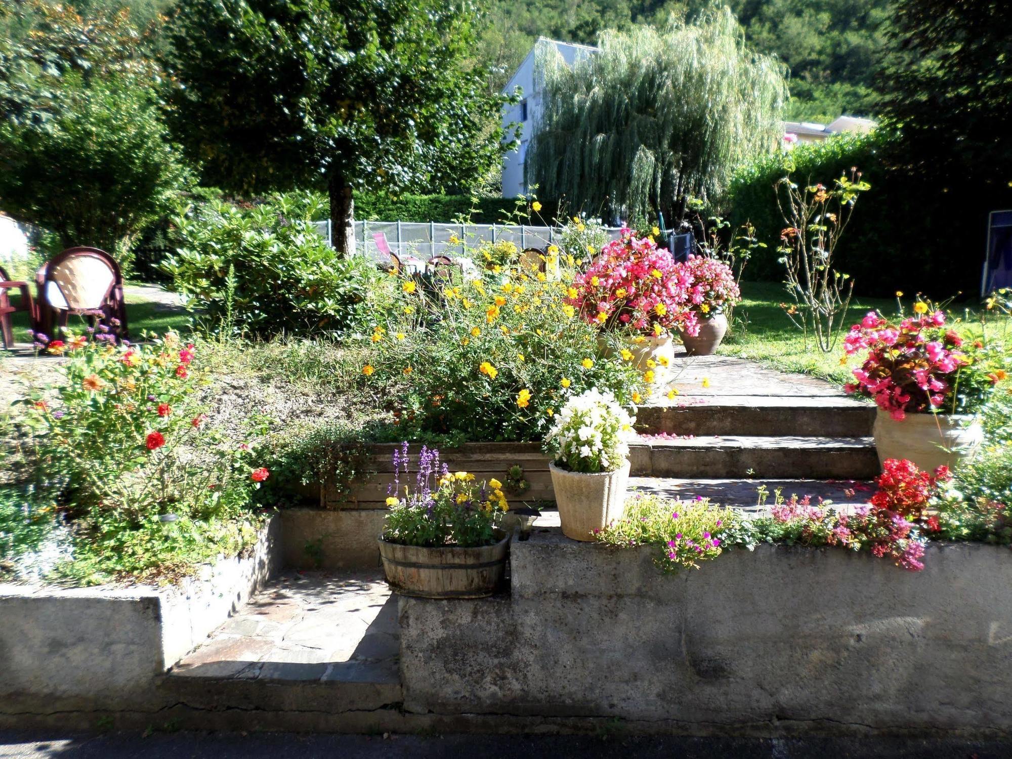 Logis Hotel Restaurant Les Carillons Cransac Luaran gambar